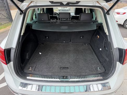 Used 2016 Volkswagen Touareg VR6 image 11