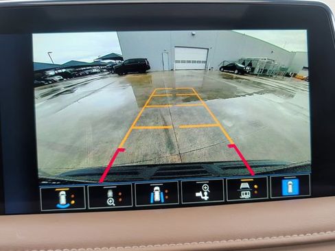 Used 2024 Chevrolet Tahoe Premier AWD/4WD image 9