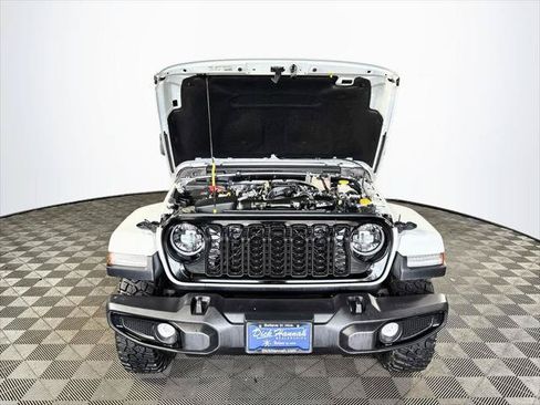 Certified 2025 Jeep Gladiator Sport AWD/4WD image 22