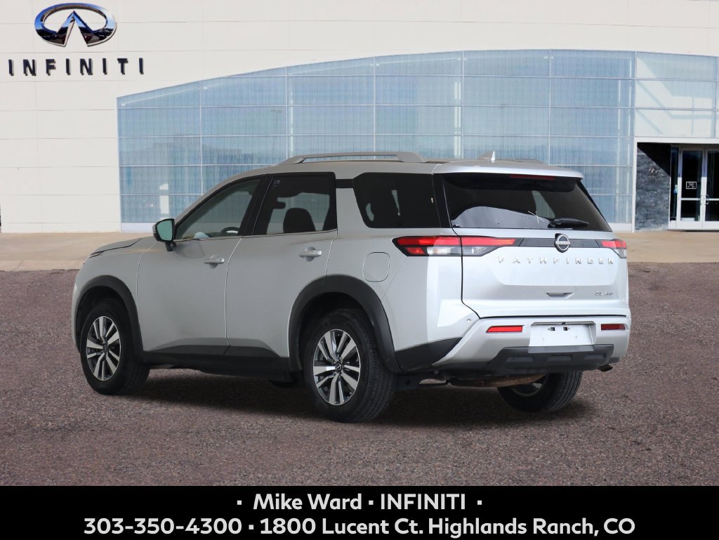 Used 2025 Nissan Pathfinder SL AWD/4WD image 3
