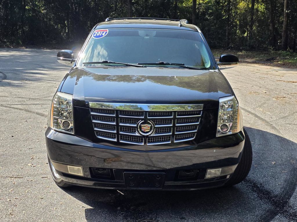 Used 2014 Cadillac Escalade Luxury RWD image 2