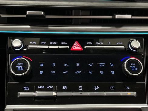 Used 2024 Hyundai Santa Fe Limited image 22