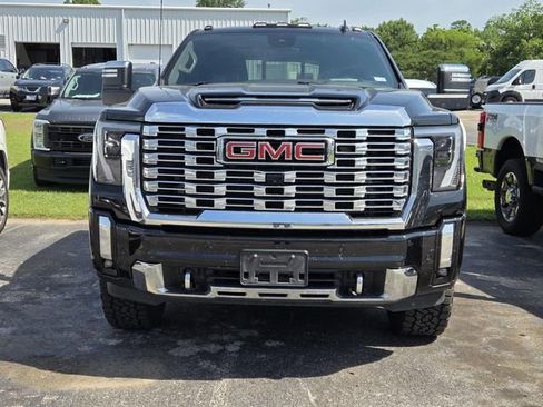 Used 2024 GMC Sierra 2500 Denali w/ Denali Reserve Package AWD/4WD image 2