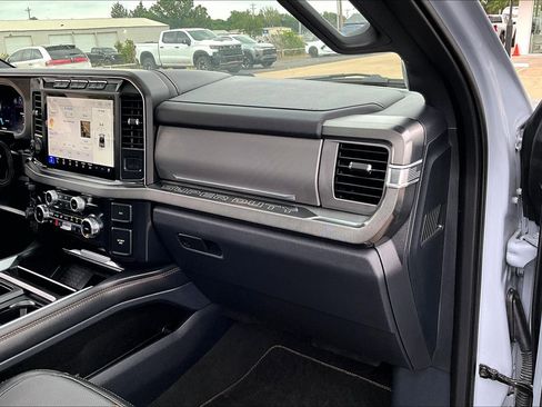 Used 2024 Ford F250 Platinum w/ Tremor Off-Road Package AWD/4WD image 16