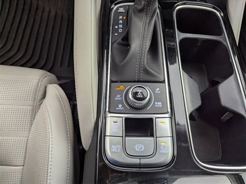 Used 2022 Kia Telluride SX w/ SX Prestige Package image 29