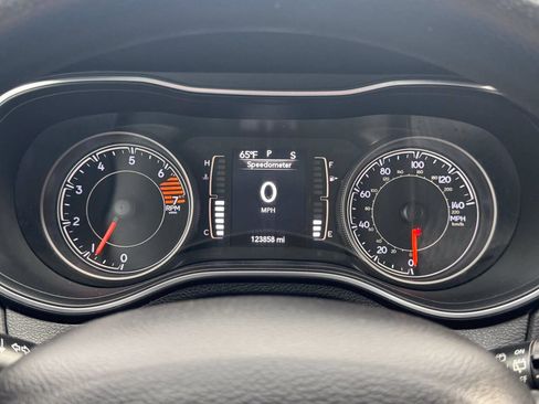 Used 2019 Jeep Cherokee Latitude w/ Popular Appearance Group AWD/4WD image 13