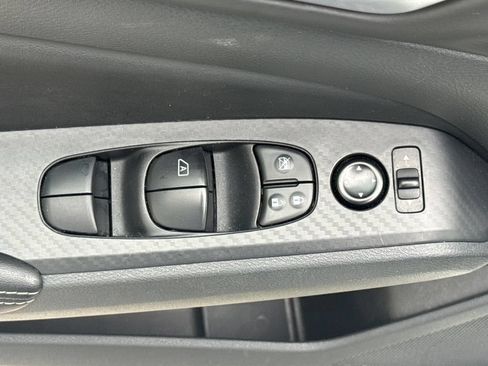 Used 2025 Nissan Altima 2.5 SV FWD image 14