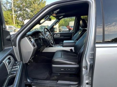 Used 2017 Ford Expedition Limited AWD/4WD image 10