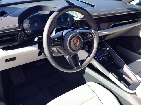 New 2026 Porsche Macan Electric image 4