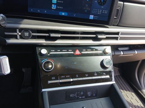 Used 2026 Hyundai Santa Fe SEL FWD image 15