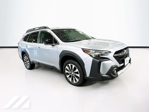 Certified 2025 Subaru Outback Limited AWD/4WD image 3