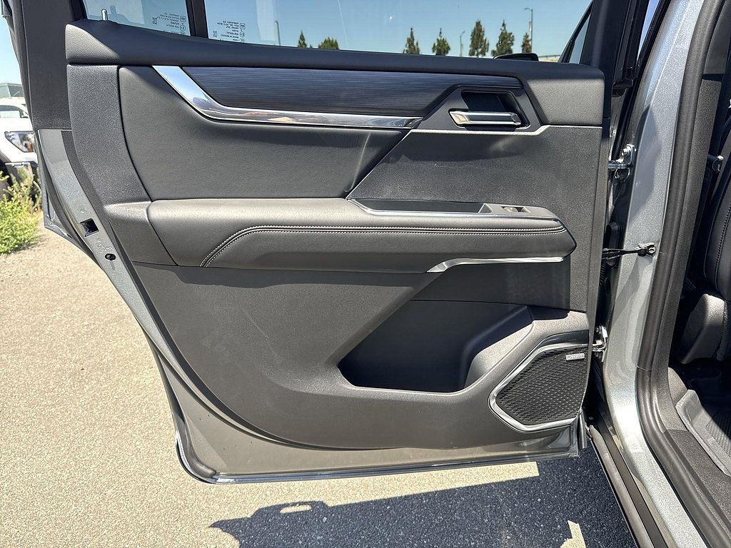 New 2026 GMC Acadia Elevation w/ Black Edition FWD image 23