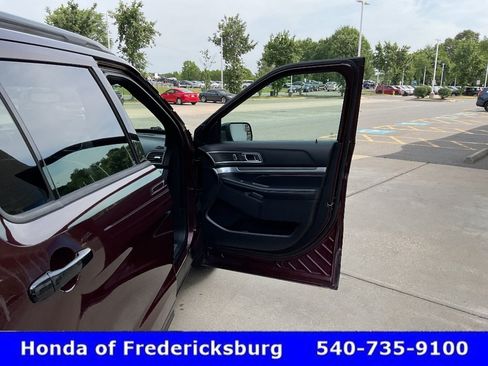 Used 2018 Ford Explorer Sport AWD/4WD image 18