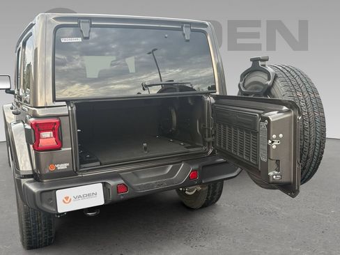 New 2026 Jeep Wrangler Unlimited Sahara AWD/4WD image 24