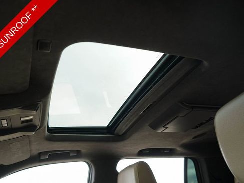 Used 2019 Cadillac Escalade Platinum image 31