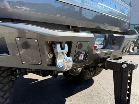 Used 2022 Ford F450 Platinum w/ FX4 Off-Road Package image 29