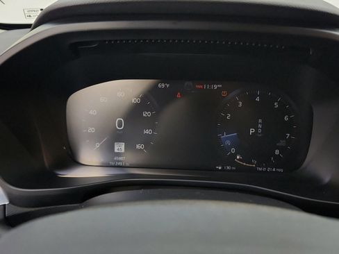 Used 2020 Volvo XC40 T4 Momentum FWD image 24
