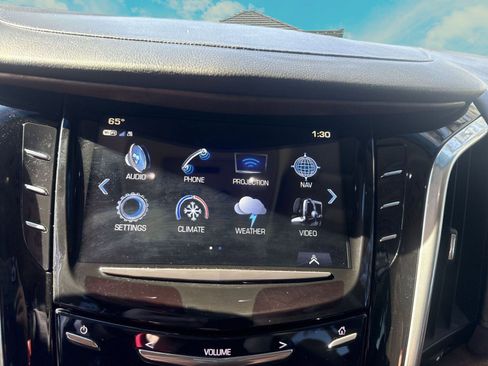 Used 2019 Cadillac Escalade Luxury image 11