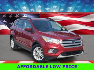 Used 2017 Ford Escape SE video 1