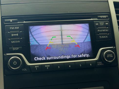 Used 2018 Nissan Frontier SV AWD/4WD image 16