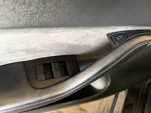 Used 2022 Tesla Model Y Performance AWD/4WD image 15