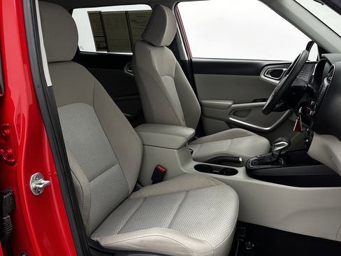 Used 2020 Kia Soul LX image 32