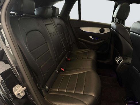 Used 2020 Mercedes-Benz GLC 300 4MATIC w/ Premium Package image 32
