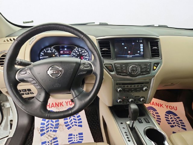 Used 2019 Nissan Pathfinder SL FWD image 13