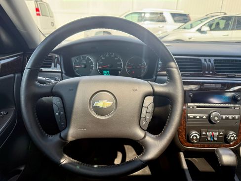 Used 2014 Chevrolet Impala LT w/ LT Sunroof Package image 28