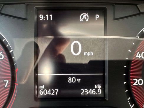 Used 2020 Volkswagen Jetta SE w/ SE Cold Weather Package FWD image 30