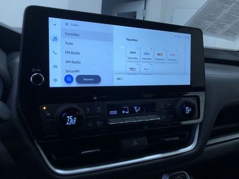 Certified 2025 Toyota Grand Highlander AWD image 28