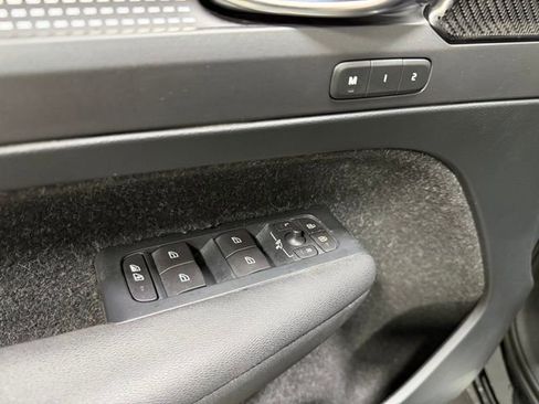 Used 2019 Volvo XC40 T5 R-Design image 20