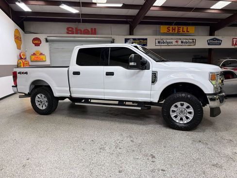 Used 2022 Ford F250 XLT AWD/4WD image 11