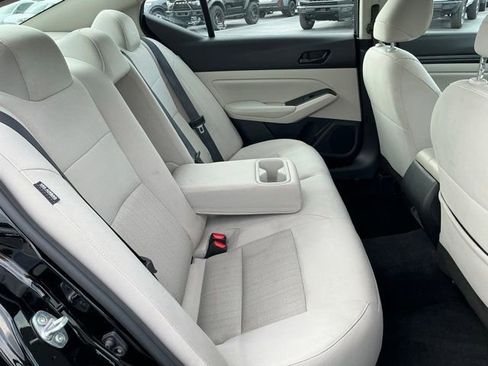 Used 2025 Nissan Altima 2.5 SV FWD image 18