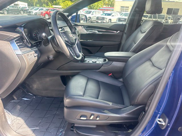 Used 2023 Cadillac XT5 Premium Luxury w/ Technology Package AWD/4WD image 7