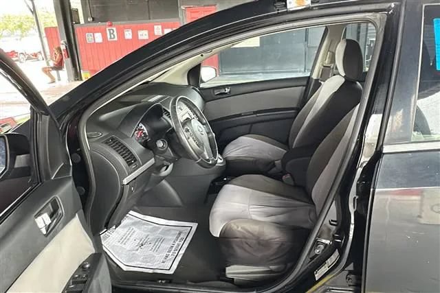 Used 2012 Nissan Sentra 2.0 SR w/ Special Edition Pkg FWD image 5