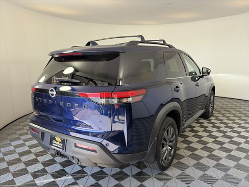 Used 2022 Nissan Pathfinder SV w/ SV Premium Package AWD/4WD image 11