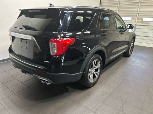Used 2020 Ford Explorer Platinum w/ Premium Technology Package AWD/4WD image 3