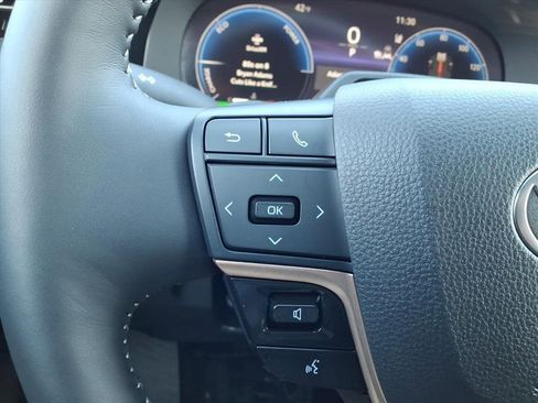 Used 2025 Toyota Crown Signia image 22