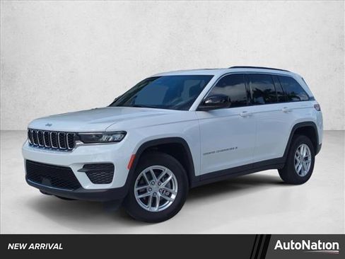 Used 2025 Jeep Grand Cherokee Laredo w/ Luxury Tech Group I image 1