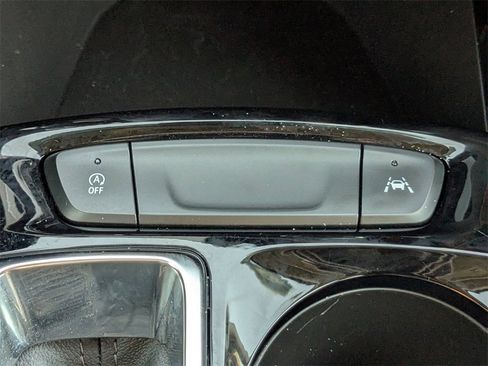 Certified 2025 Chevrolet Trax LT image 23