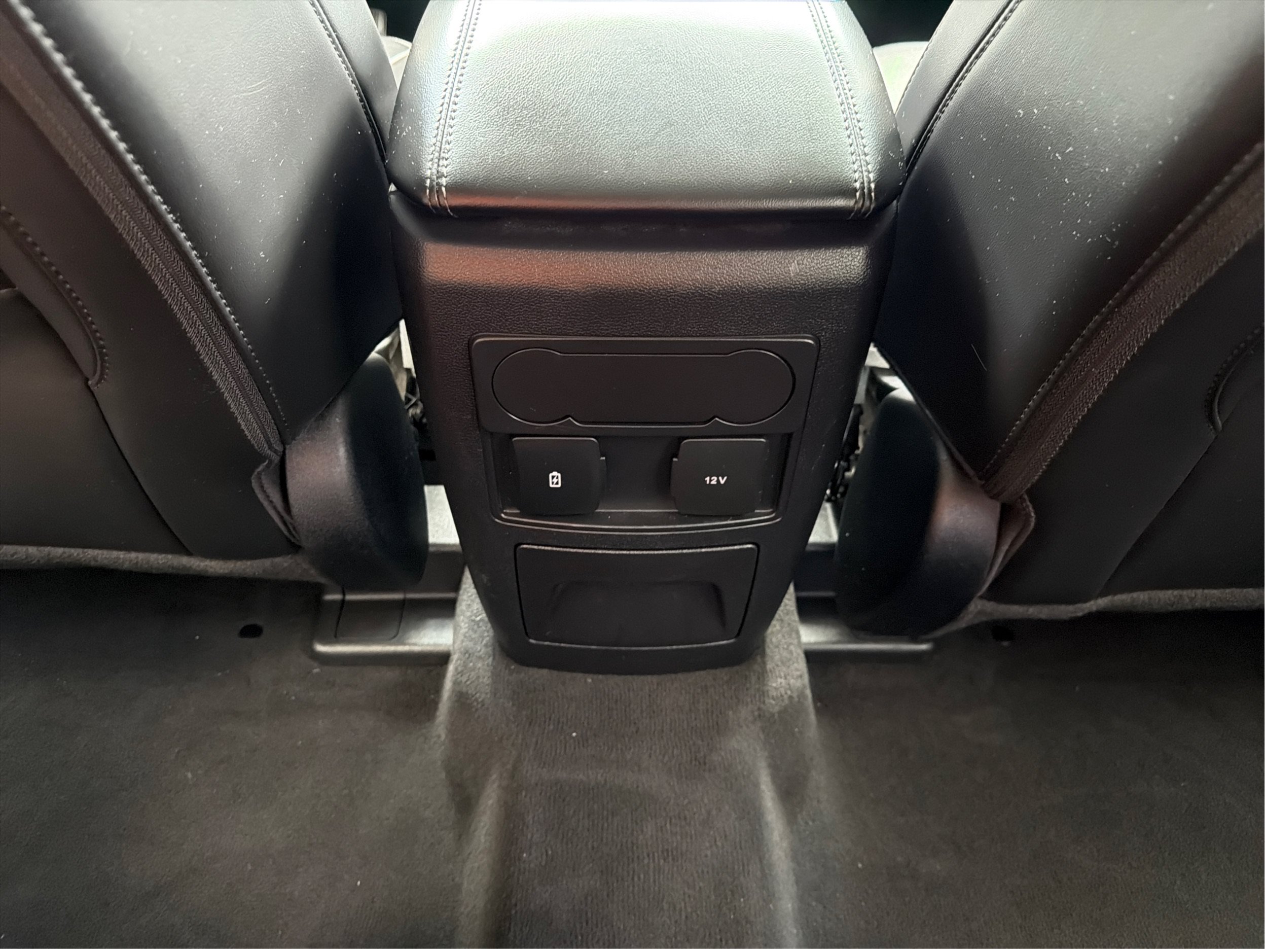 Used 2022 Ford Explorer XLT w/ Equipment Group 202A AWD/4WD image 22