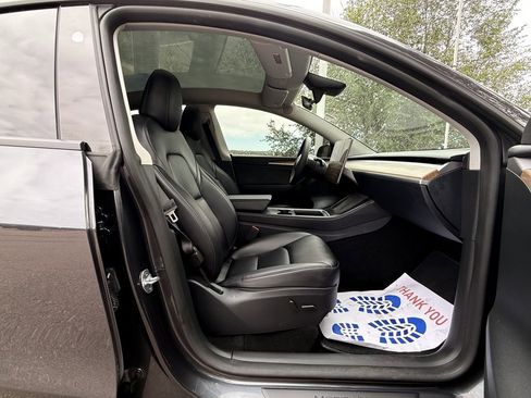 Used 2024 Tesla Model Y Long Range image 29