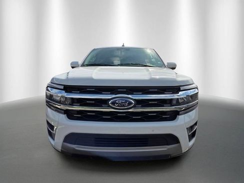 Used 2024 Ford Expedition Limited RWD image 2