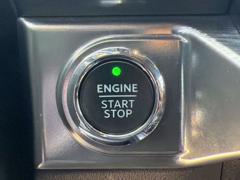 Used 2023 Ford F150 Lariat AWD/4WD image 22