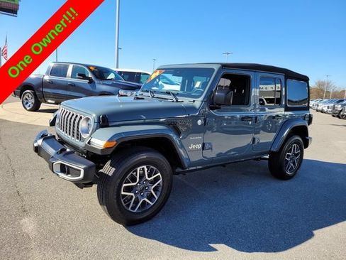 Used 2024 Jeep Wrangler Unlimited Sahara AWD/4WD image 3