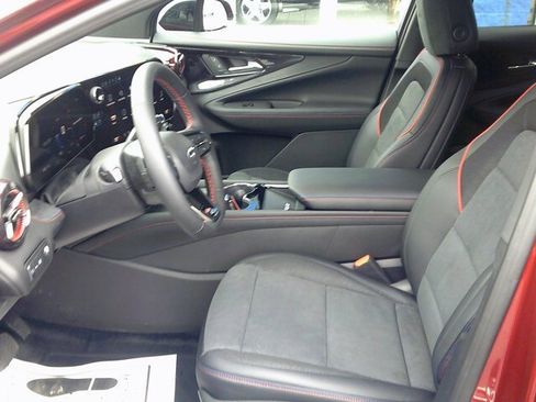 New 2025 Chevrolet Blazer EV RS image 17