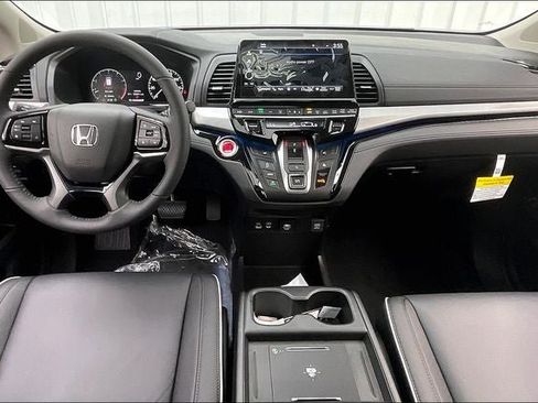 New 2026 Honda Odyssey Touring image 6