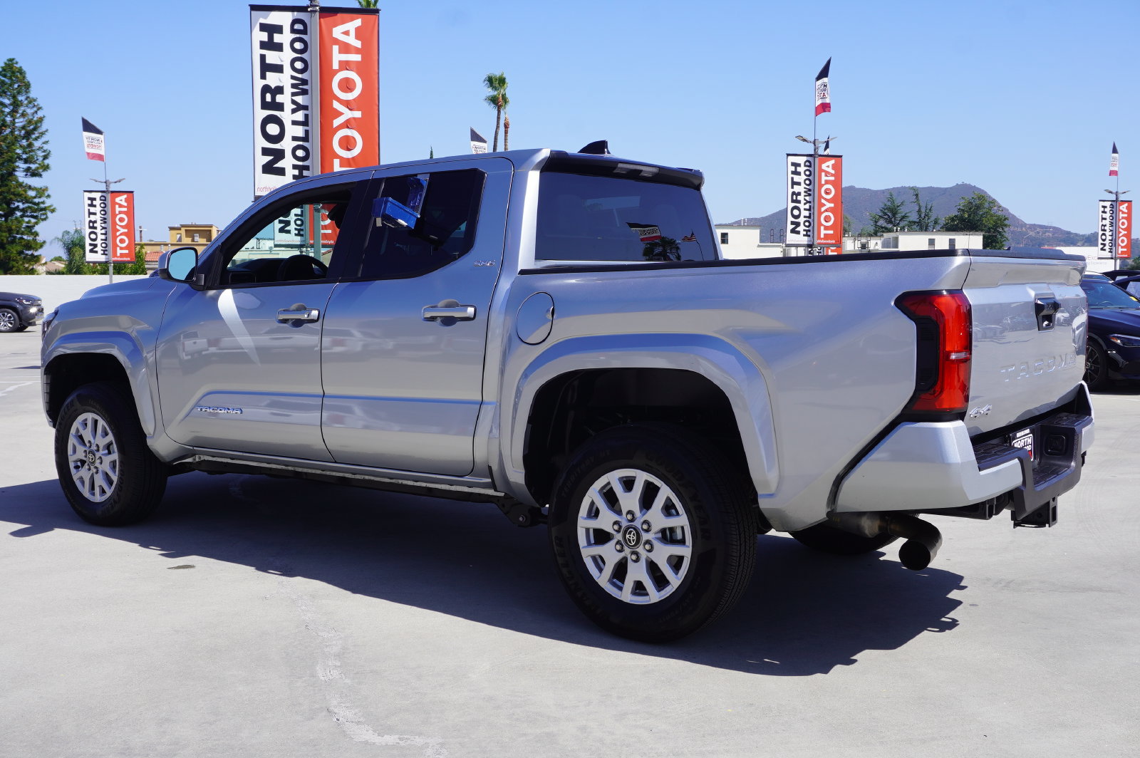 Certified 2026 Toyota Tacoma SR5 AWD/4WD image 5