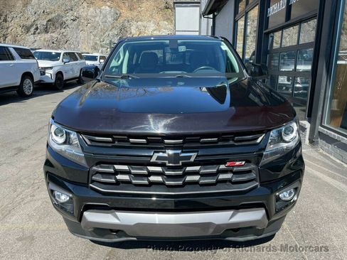 Used 2022 Chevrolet Colorado Z71 w/ Z71 Midnight Edition AWD/4WD image 4